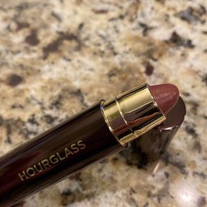 Hourglass Cosmetics • Girl Lip Stylo Lipstick • full size • Color: Achiever
